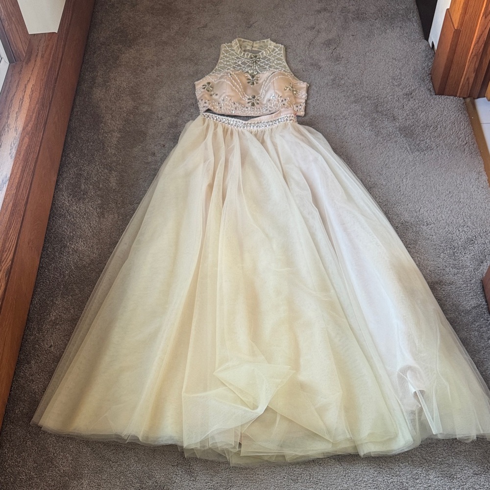 Ivory Two Piece Prom Dress Embellished Bodice Tulle Ball Gown Formal SIZE M